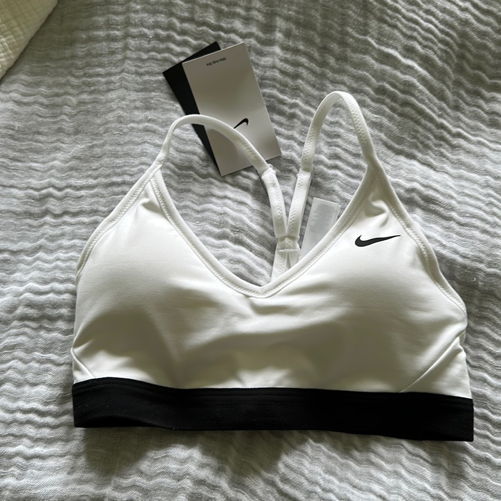 Nike size small never been worn with tags sports bra